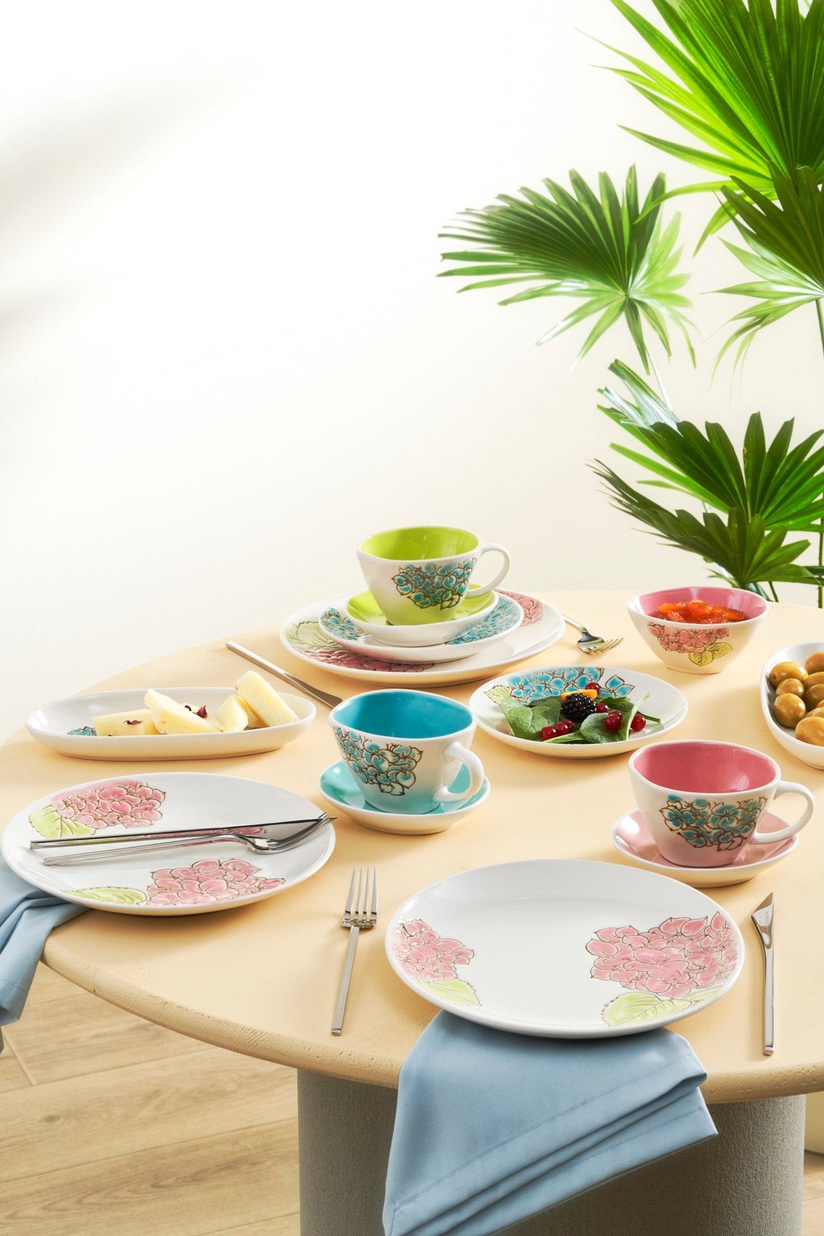 Karaca Giselle Porselen 26 Parça 6 Kişilik Kahvaltı Servis Takımı