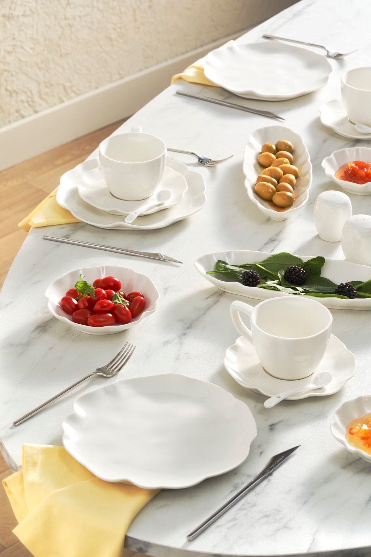 Karaca Marigold 32 Parça 6 Kişilik Porselen Kahvaltı/servis Takımı