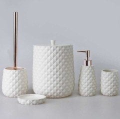 By Selim Banyo Seti Pramit Krem