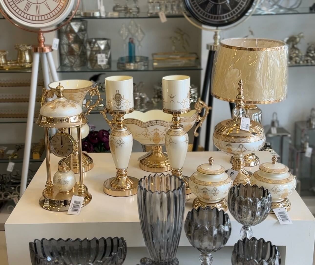 Decovien Salon Seti 8 Parça Lüx Cam Krem Saatli AYM1085-S