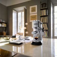 Delonghi Dedica Manuel Espresso Makinesi EC685.M